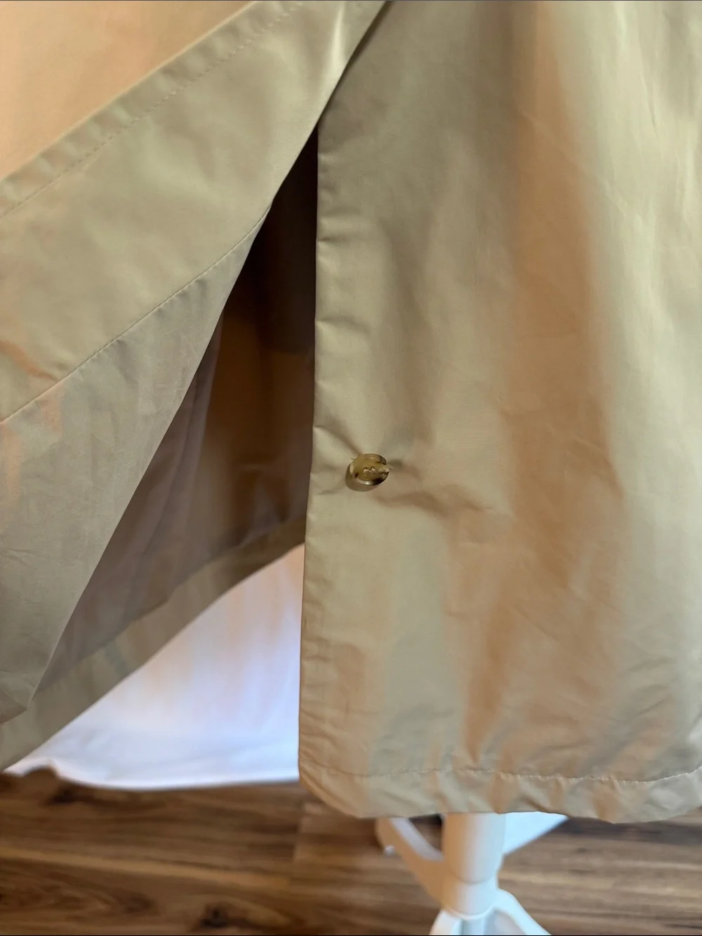 Burberry Beige Long Raincoat with Snap & Zip Front - Picture 8 of 16